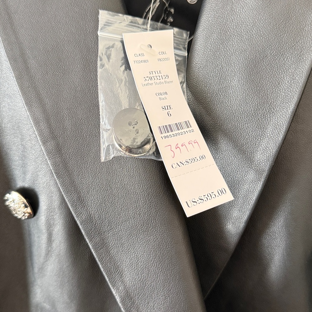 Elegant Black Leather Double-Breasted Women's Blazer - Picture 3 of 4